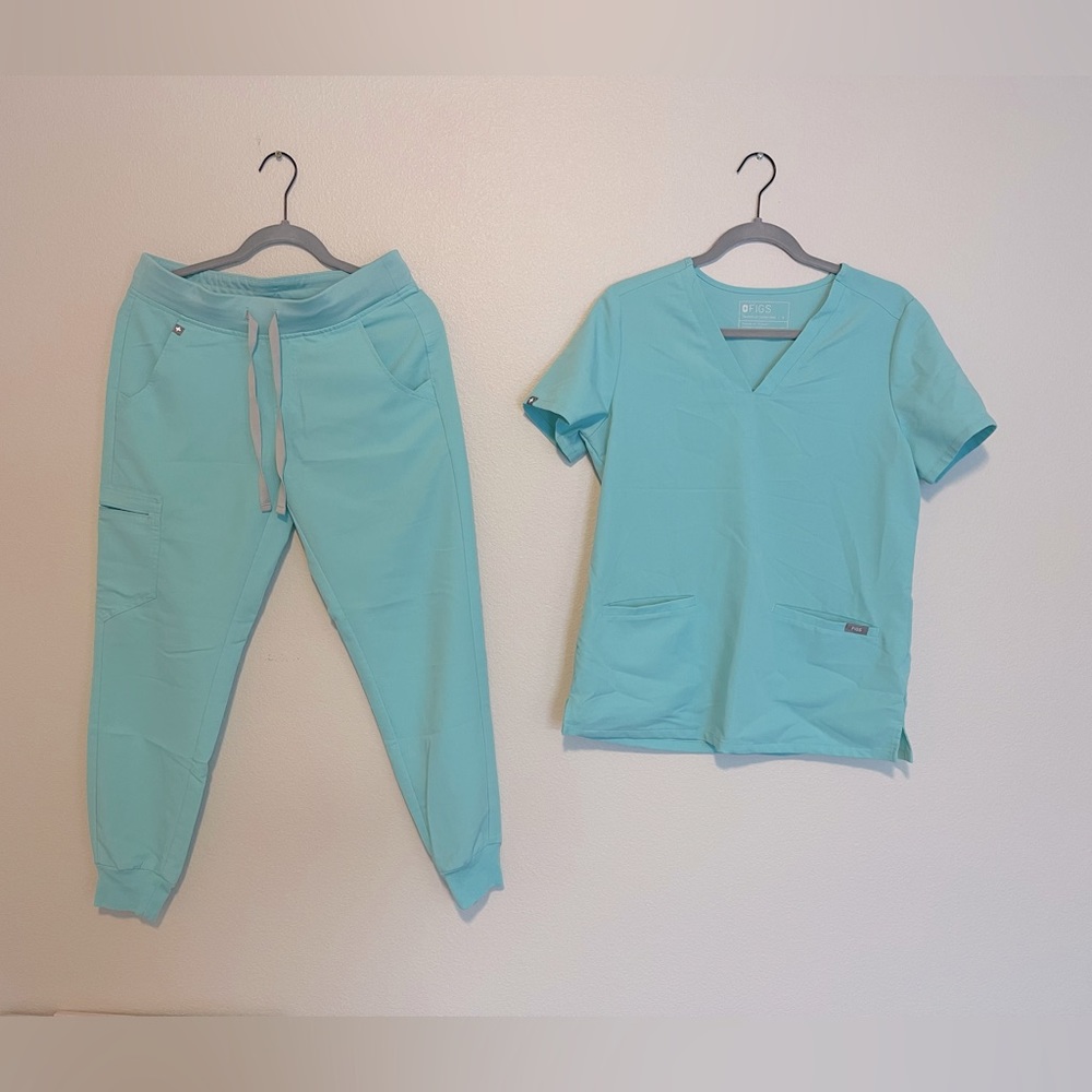 women's Fresh Aqua Casma- Top - S / & Zamora- Petite Jogger Scrub Pants - S